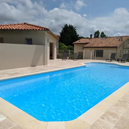 Maison Spacieuse En Pleine Nature Avec Piscine, Equipements De Loisirs Et Randonnees A Proximite - Fr-1-653-105 Nonac