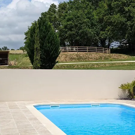 Maison Spacieuse En Pleine Nature Avec Piscine, Equipements De Loisirs Et Randonnees A Proximite - Fr-1-653-105 *