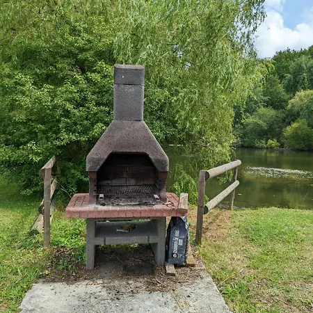 Maison Spacieuse En Pleine Nature Avec Piscine, Equipements De Loisirs Et Randonnees A Proximite - Fr-1-653-105