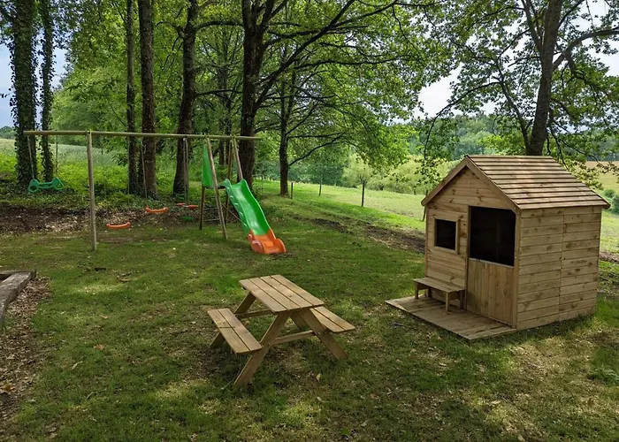 Maison Spacieuse En Pleine Nature Avec Piscine, équipements De Loisirs Et Randonnées à Proximité - Fr-1-653-105