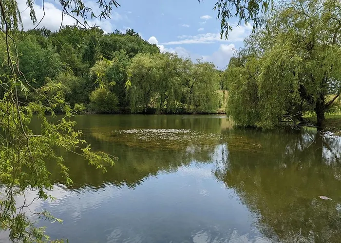 Casa de Férias Maison Spacieuse En Pleine Nature Avec Piscine, équipements De Loisirs Et Randonnées à Proximité - Fr-1-653-105 *