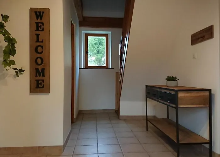 Maison Spacieuse En Pleine Nature Avec Piscine, équipements De Loisirs Et Randonnées à Proximité - Fr-1-653-105 *