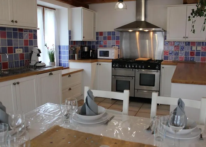 Maison Spacieuse En Pleine Nature Avec Piscine, équipements De Loisirs Et Randonnées à Proximité - Fr-1-653-105