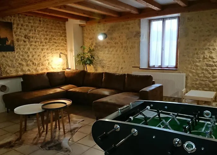 Maison Spacieuse En Pleine Nature Avec Piscine, équipements De Loisirs Et Randonnées à Proximité - Fr-1-653-105 *