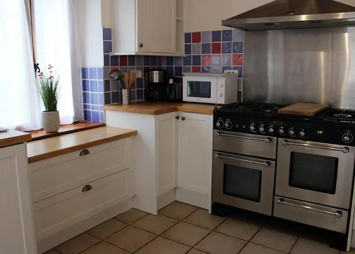 Casa de Férias Maison Spacieuse En Pleine Nature Avec Piscine, équipements De Loisirs Et Randonnées à Proximité - Fr-1-653-105 *